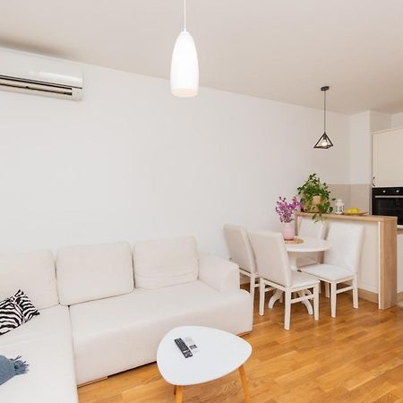 Lux City Apartment With Parking Podgorica Buitenkant foto