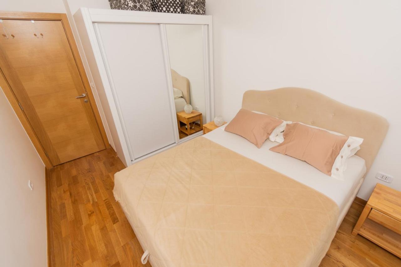 Lux City Apartment With Parking Podgorica Buitenkant foto