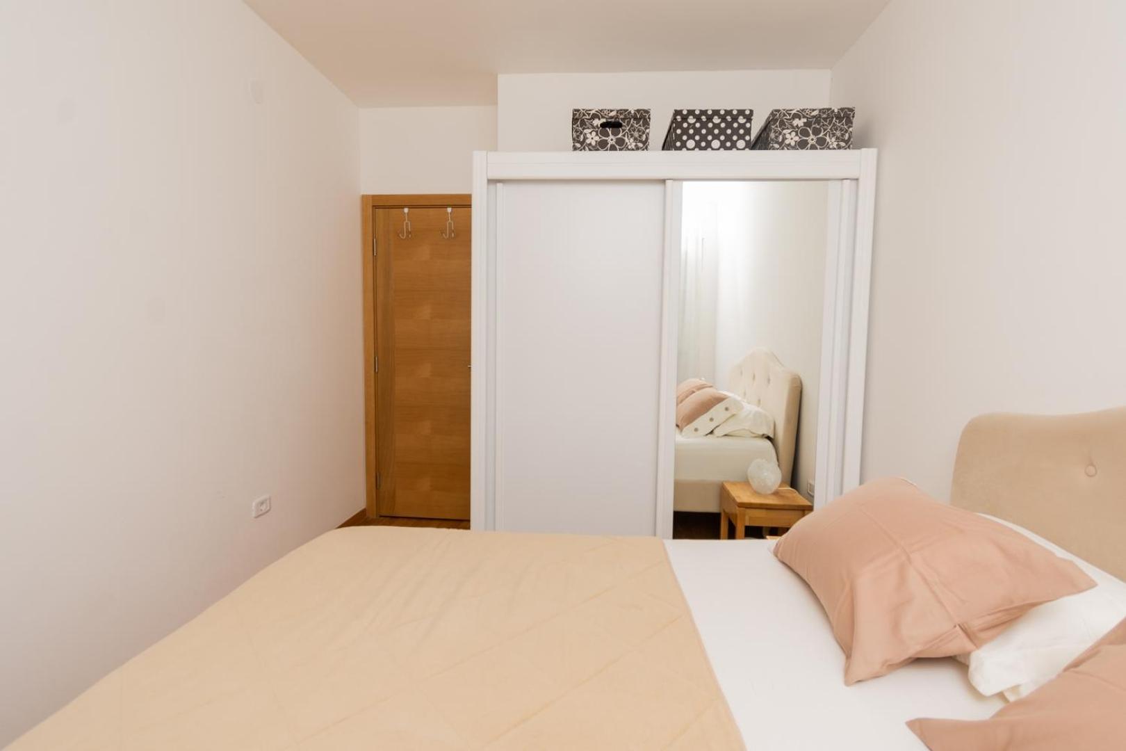 Lux City Apartment With Parking Podgorica Buitenkant foto